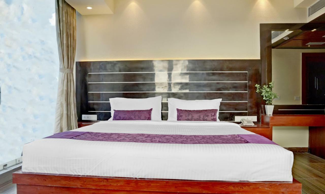 Treebo Premium The Crystal Hotel Calcutta Eksteriør billede